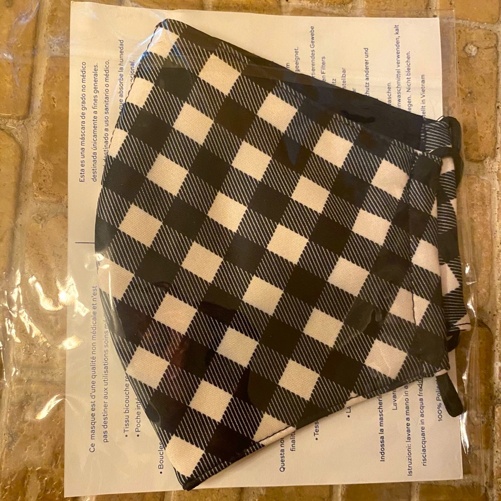✨ TORY BURCH FACE MASK non-medical grade mask 100% Polyester ✨ Black/White